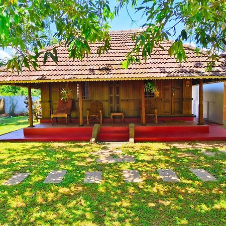 Heritage Marari Mararikulam Exterior foto